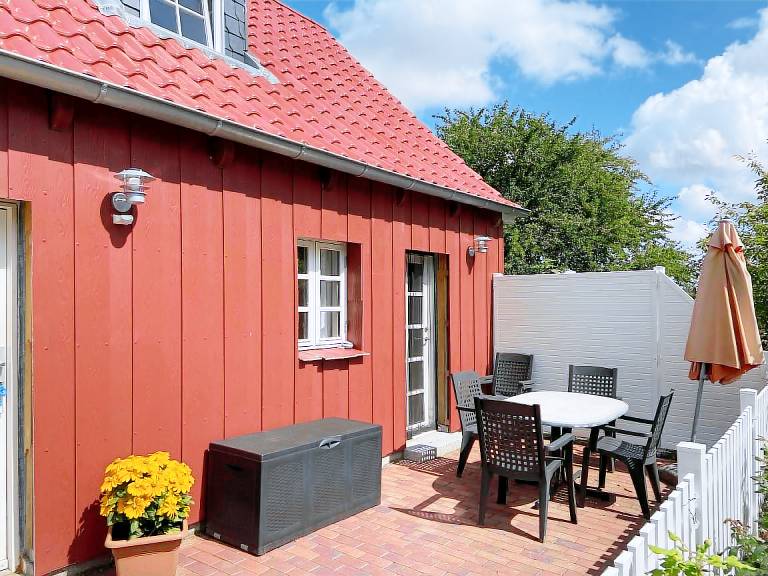 Haus in Zimmert mit Terrasse Grill und Garten