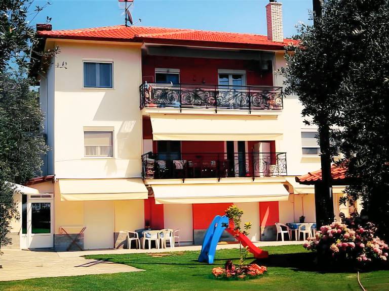 Apartment with patio, BBQ & garden | Next to the beach | Suitable for remote work | Pets allowed in Thasos