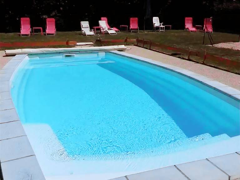 Camping suite with barbecue, pool & yard — photo 2
