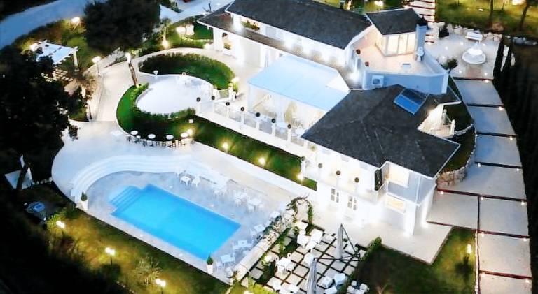 Farm with patio, private pool & BBQ in Avellino