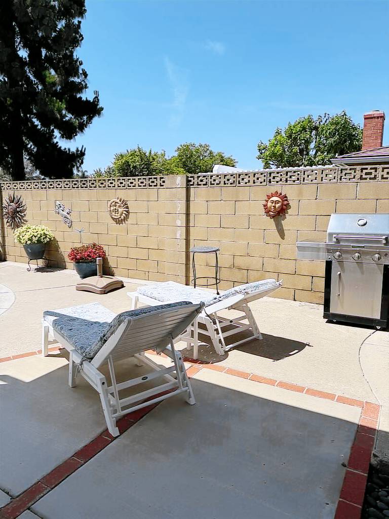 Vacation home with garden & private pool — photo 2