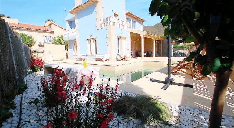Charming chalet with pool | Close to the beach | Pet-friendly in Murcia