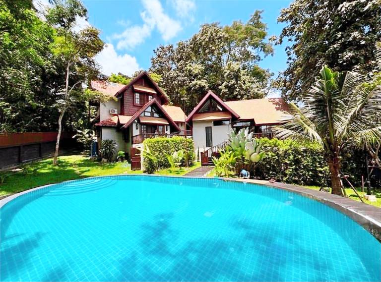House with 1 room for 12 persons in Mae Rim