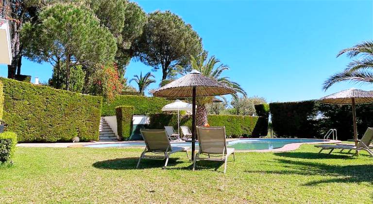 Apartment with yard & pool | Close to the beach | Pets are welcome — photo 5