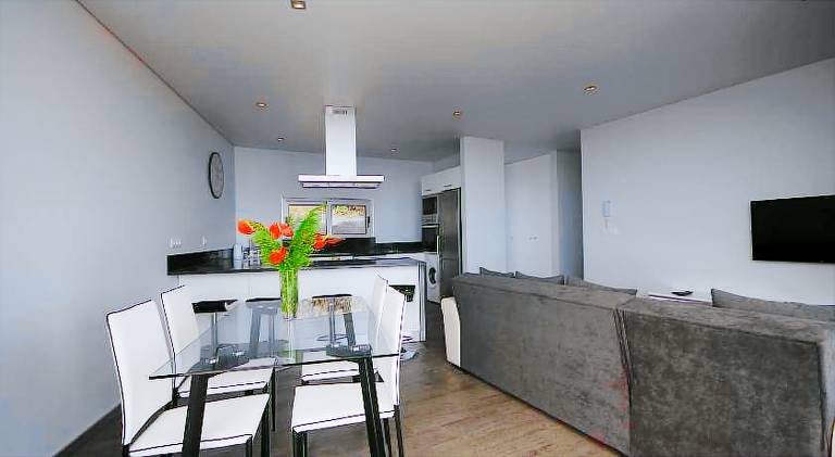 Fully equipped vacation home with patio, barbeque & yard | Dogs allowed — photo 4