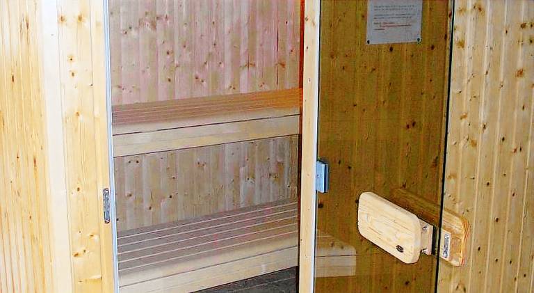 House with sauna & hot tub | Dogs allowed — photo 4