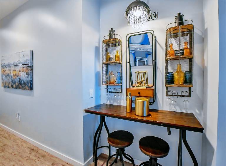 Condo with yard | City view — photo 5