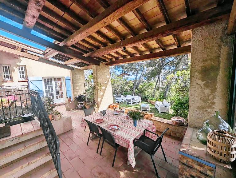 Vacation home with BBQ & terrace — photo 3