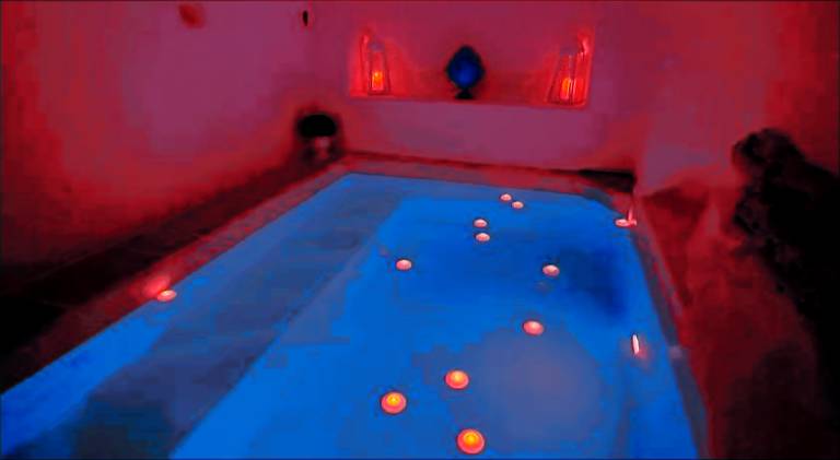 Rental apartment with hot tub & pool — photo 3