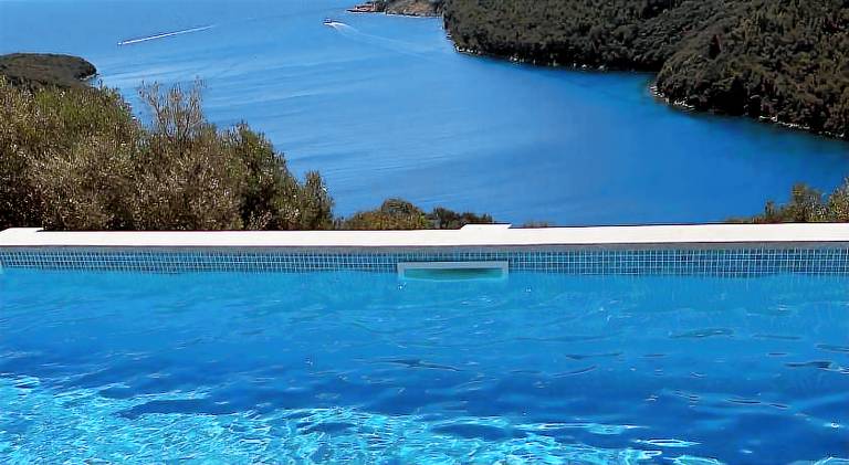 Villa with pool | Pet-friendly — photo 3