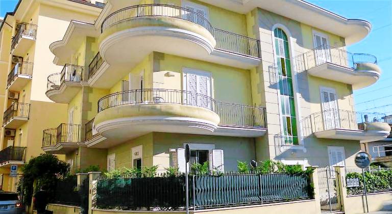 Apartment with 2 rooms for 6 persons — photo 3