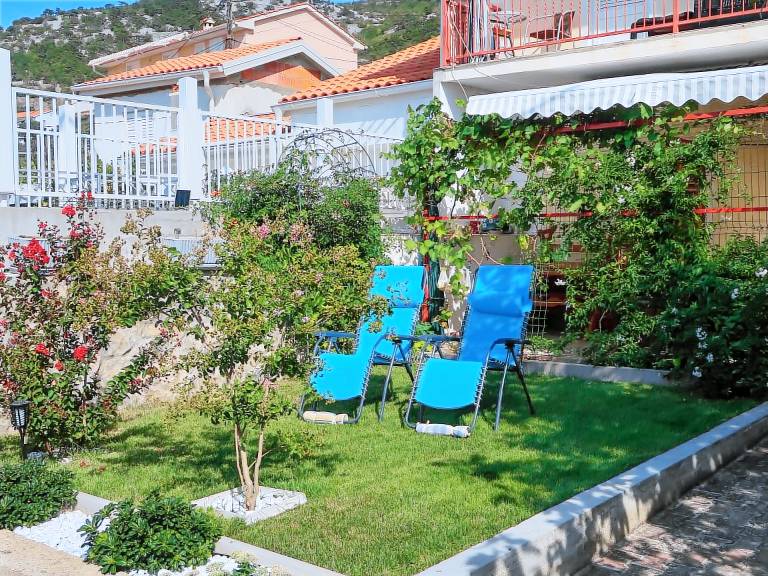 House with yard, barbecue & patio | Sea view — photo 5