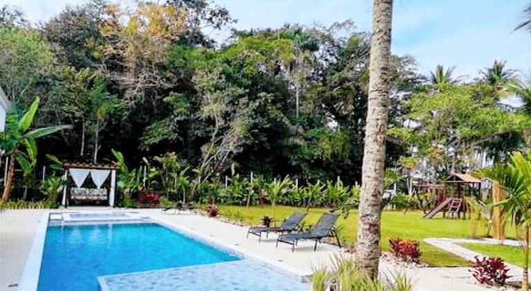 Villa with pool — photo 5