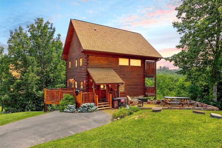 Cabin with hot tub, pool & grill | Mountain view — photo 2