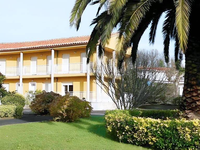 Apartment with garden & patio in Llanes