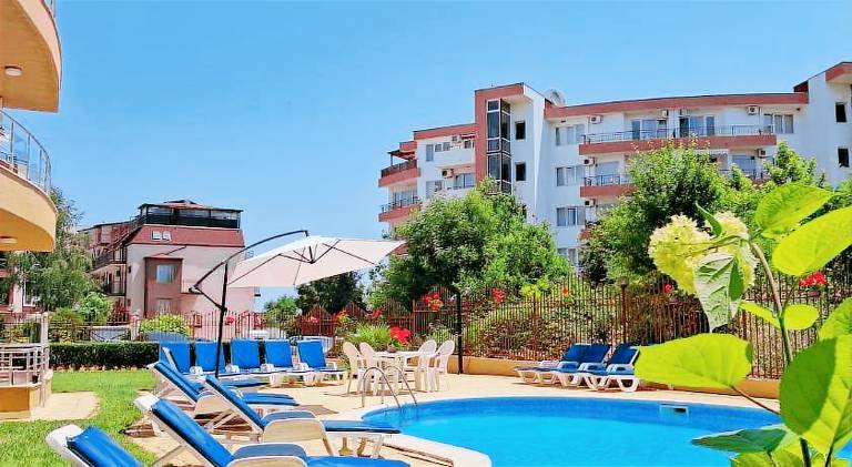 Apartment with 2 rooms for 6 persons — photo 3
