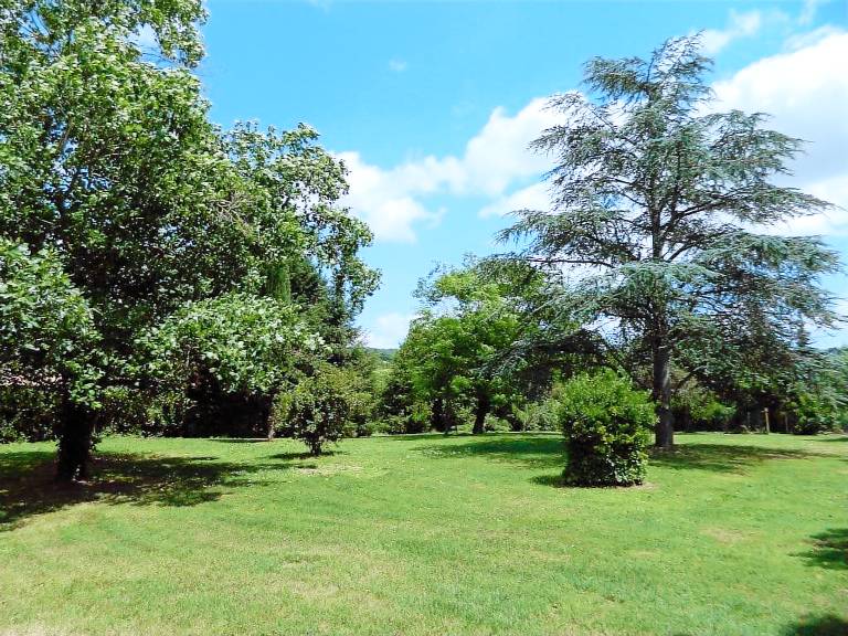 Gite with garden, grill & patio — photo 3