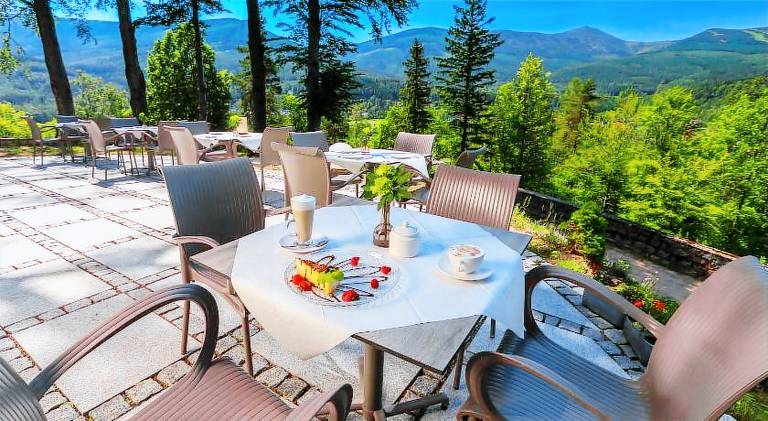 Serviced apartment with barbecue, terrace & jacuzzi — photo 4