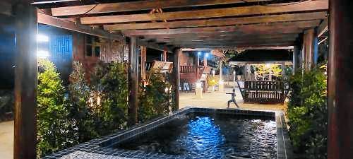 Ruen Thai Ampawa Resort