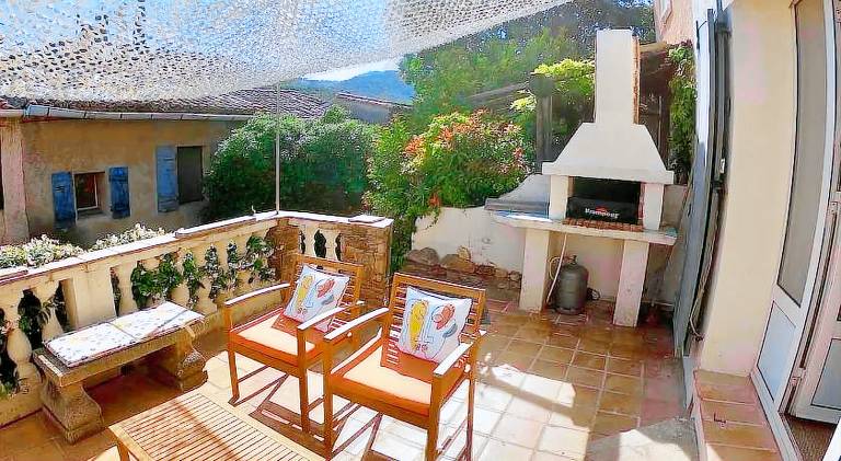 Holiday apartment with barbecue & terrace — photo 3