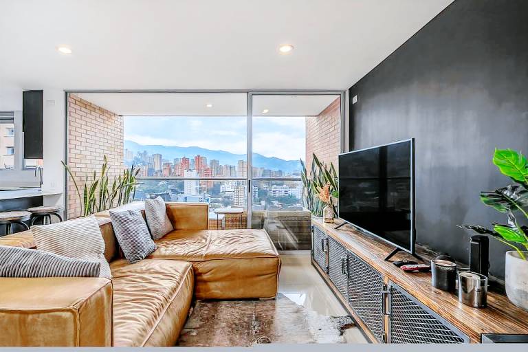 Luxury 2BR Apt near Provenza