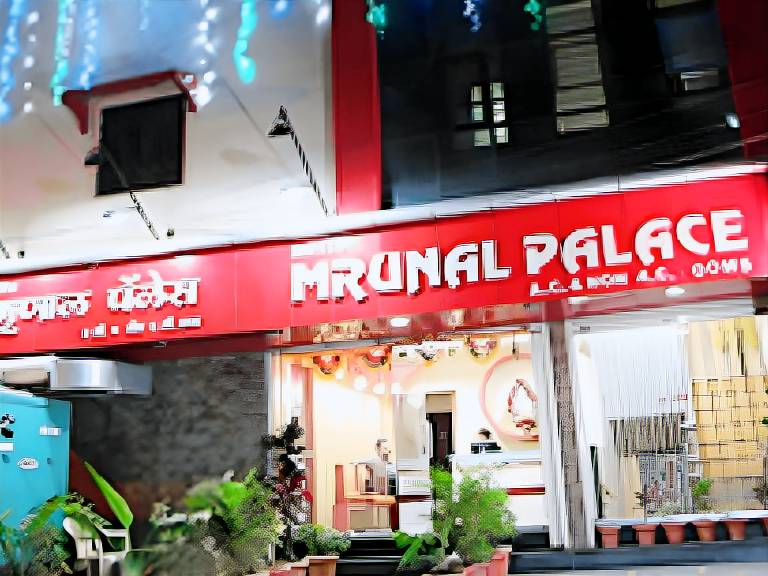 Mrunal Palace Hotel — photo 2