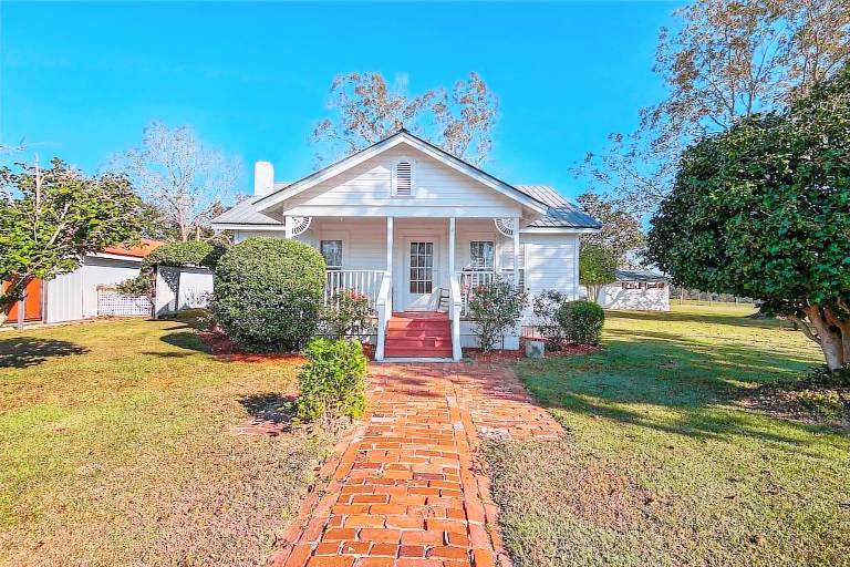 House Laurel Hill