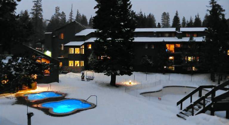 Rental apartment with barbeque, jacuzzi & pool — photo 5