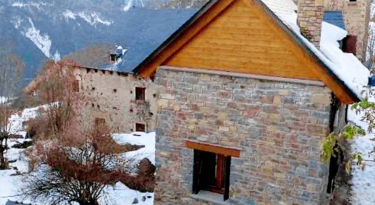 Chalet with grill — photo 5