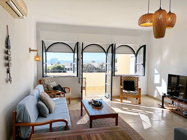 Holiday apartment with garden & pool — photo 4
