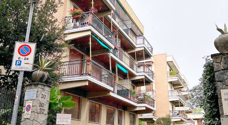 Rental apartment with patio — photo 4