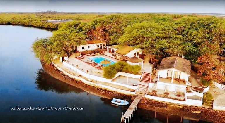 Lodge with terrace, pool & garden in Fatick