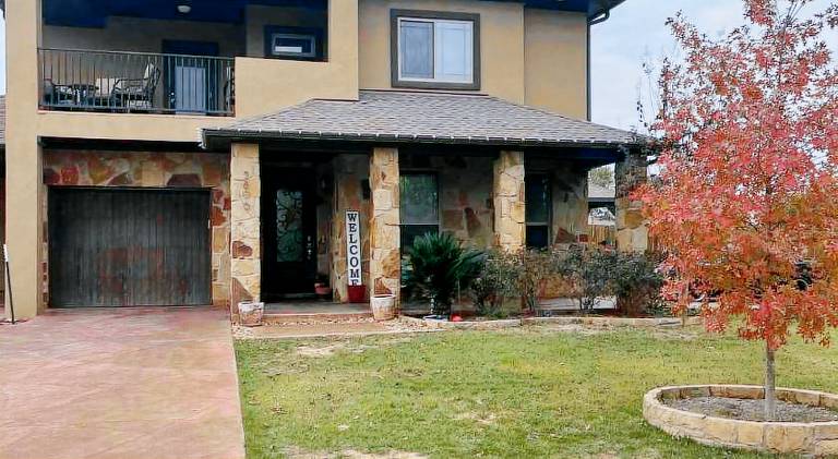 Vacation home with pool in Austin, TX