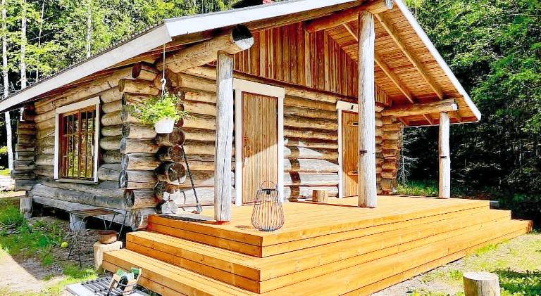 Beautiful vacation home with jacuzzi, pool & yard | Pet-friendly — photo 3