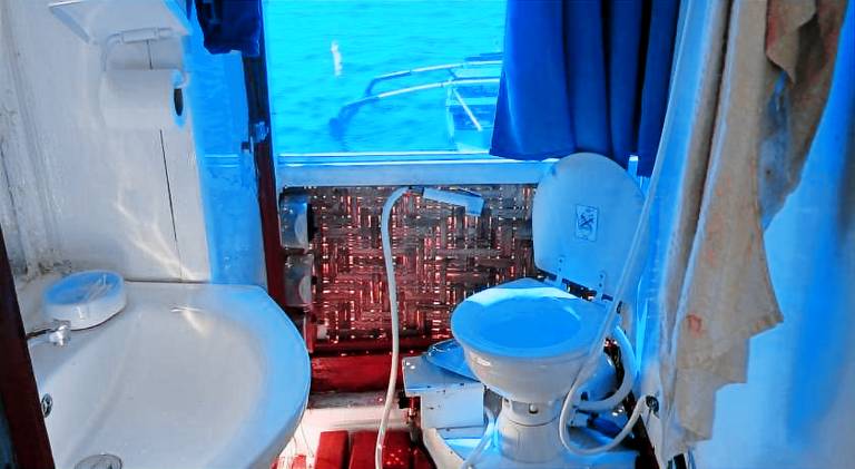 Boat with 1 room for 4 persons — photo 2