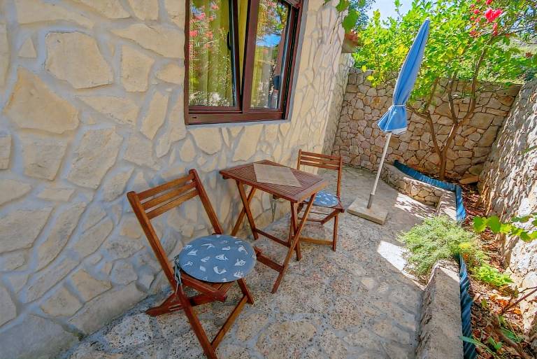 Beautiful rental apartment with terrace | Dogs allowed in Mali Losinj