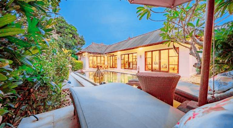 Child-friendly wonderful house with private pool, terrace & garden | Good for workation | Pet-friendly in Pecatu