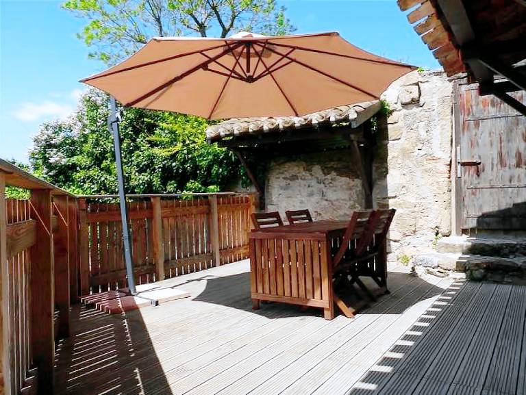 Fully equipped gite with grill, terrace & yard | Dogs allowed — photo 4