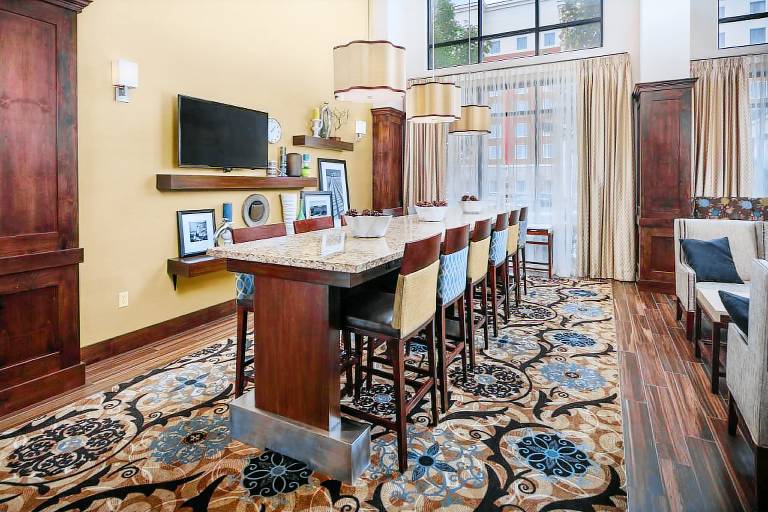 Hampton Inn & Suites Portland/Hillsboro-Evergreen Park — photo 4