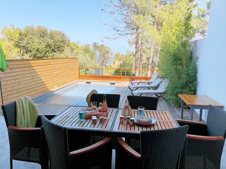 Rental apartment with terrace, private pool & garden | Sea view — photo 4
