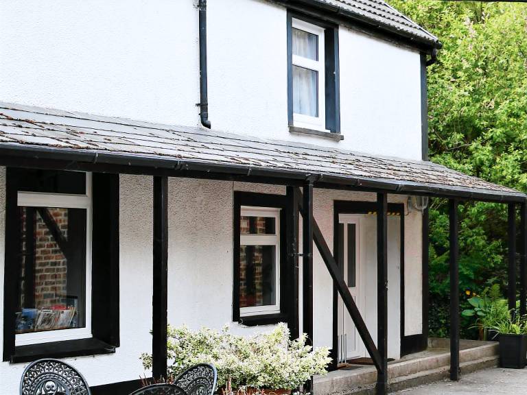 Children-friendly lovely cottage with yard | Pets allowed — photo 3