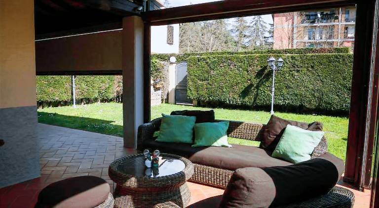 House with jacuzzi — photo 5