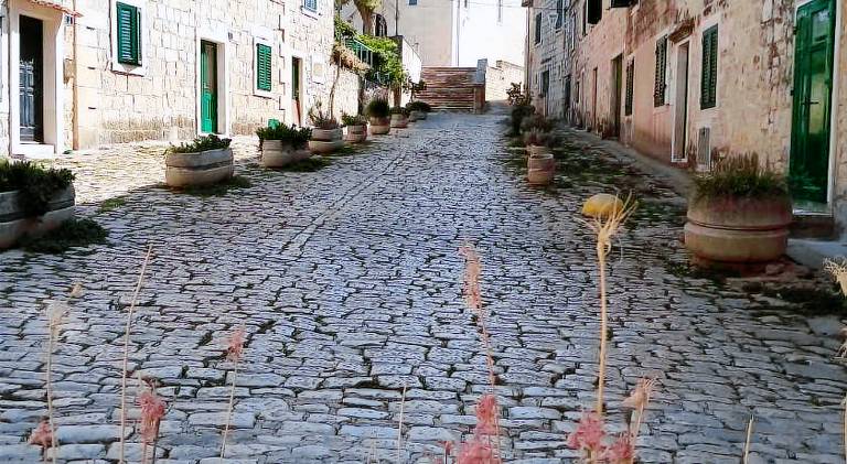 Charming holiday apartment | Pets are welcome in Postira