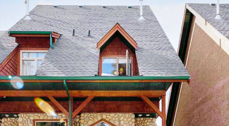House with hot tub & pool — photo 4