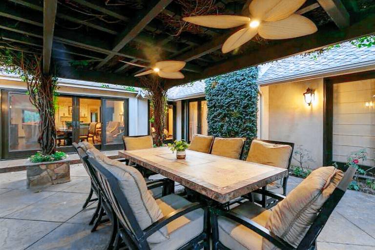 House  Granada Hills