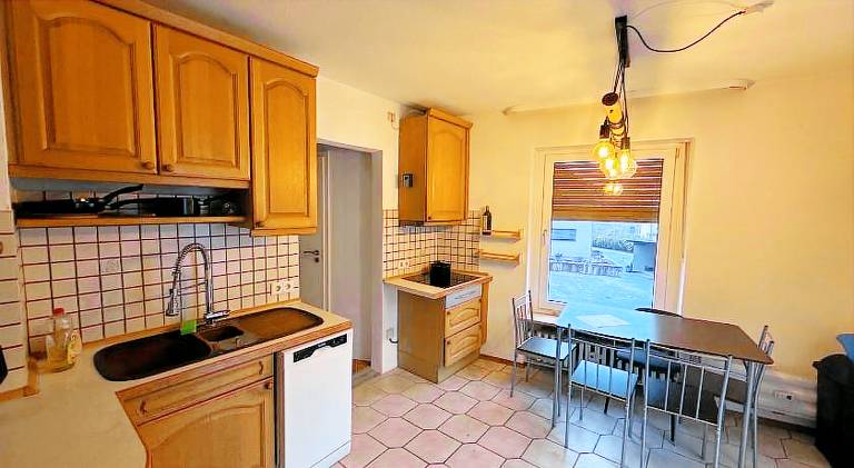 ALL IN APARTMENTS 2141OG 4 Schlafzimmer mit Terrasse, Kuche, Bad, Wurzburg, Versbach — photo 3