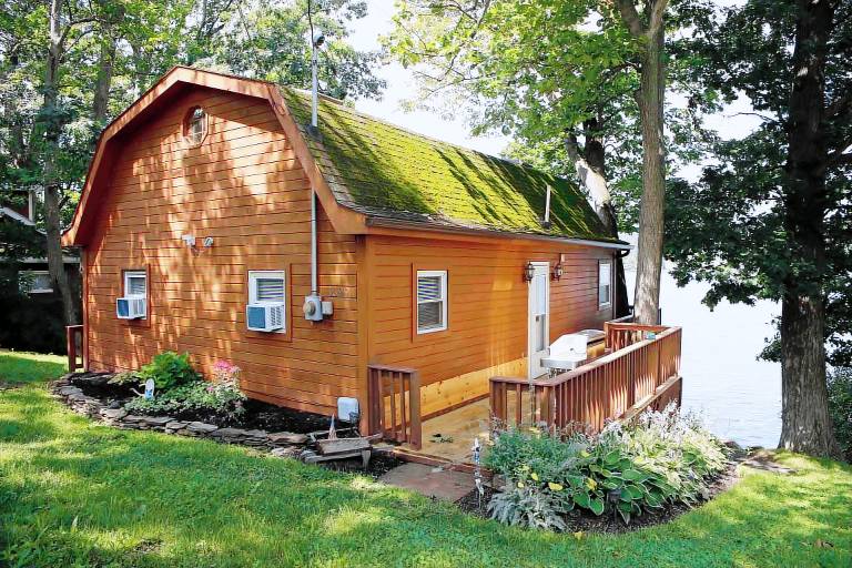 Cabin Dundee
