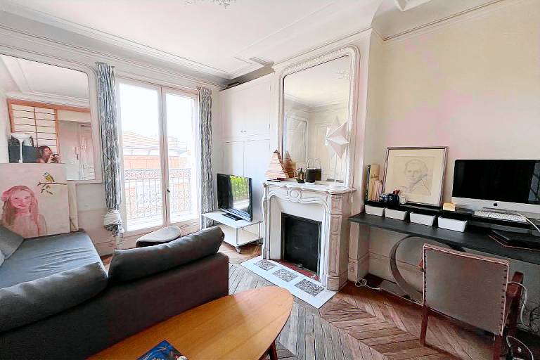 Apartment with balcony& Eiffel Tower view in Nanterre