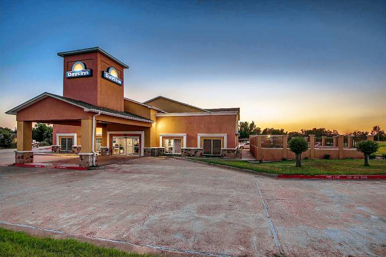 Days Inn by Wyndham Rockdale Texas — photo 4