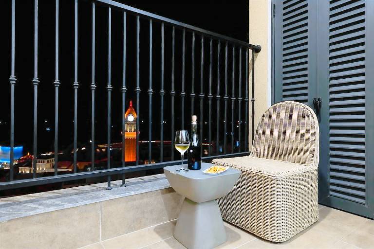 Beautiful vacation home with pool, barbeque & garden | Beach nearby | Perfect for remote work | Pets allowed — photo 4